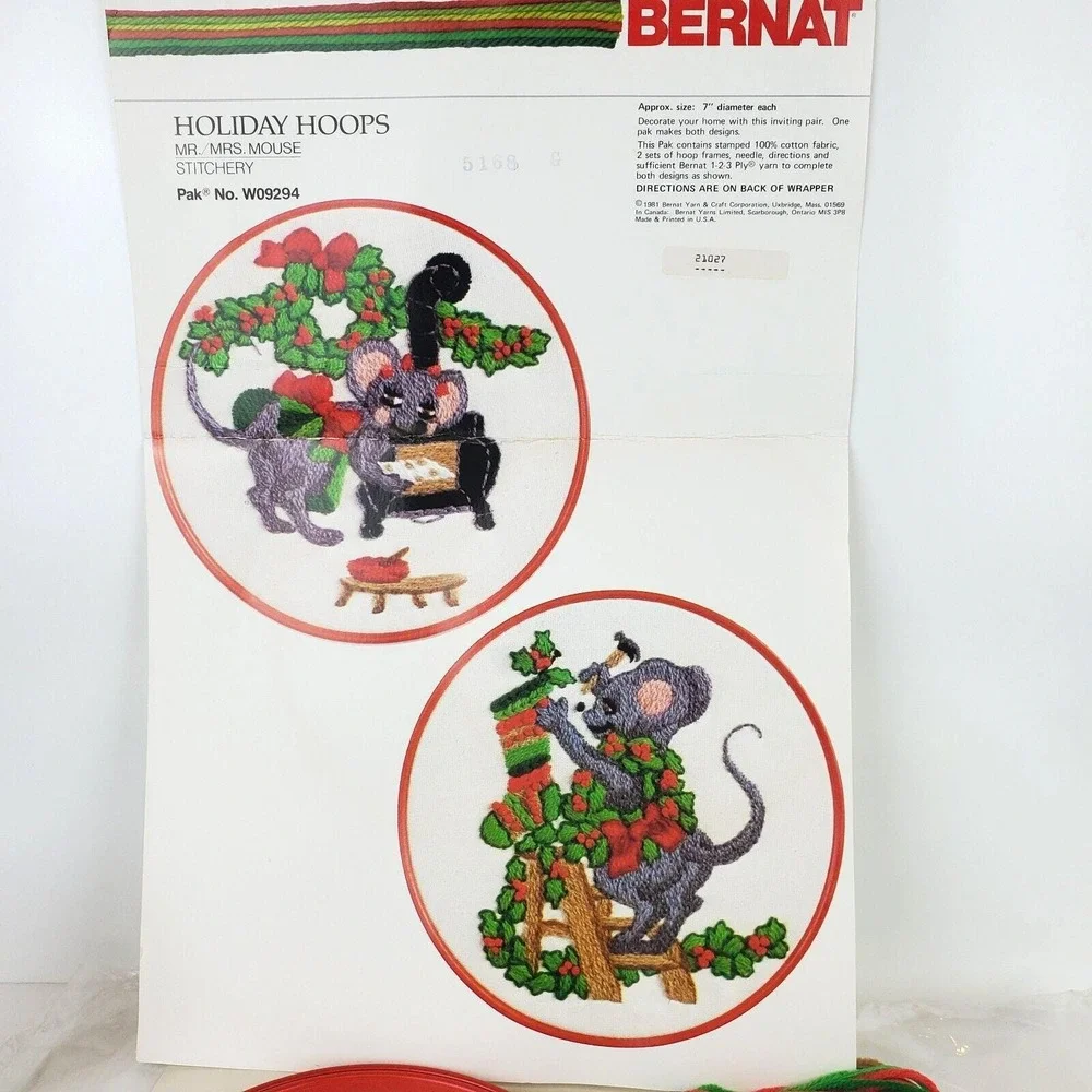 Vintage Bernat Holiday Hoops Mrs. and Mr. Christmas Mouse Embroidery Needlepoint